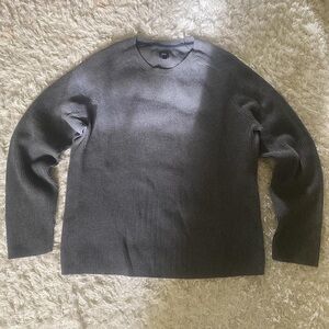 GAP Men's Dark Gray Crewneck Sweater